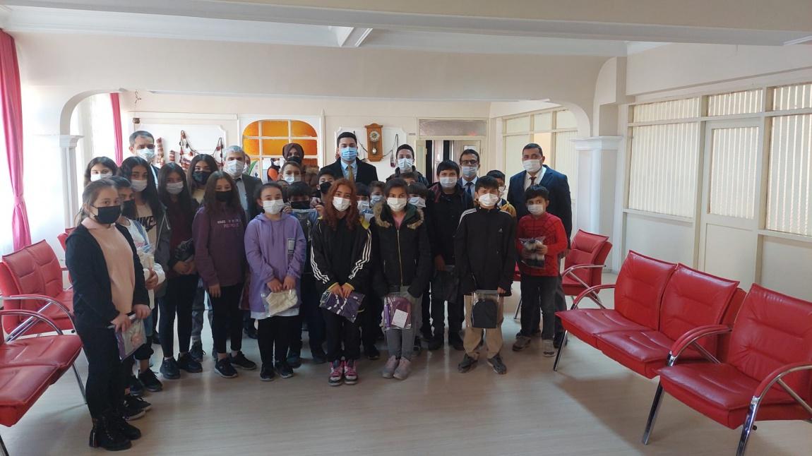 İlçe Kaymakamı Tarık Buğra Seyhan okulumuzu ziyaret etti.